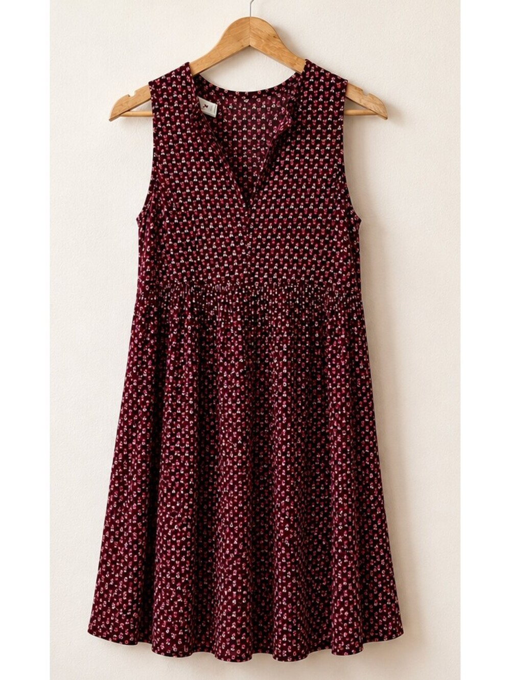 Sleeveless Burgundy Patterned Dress with V-Neck